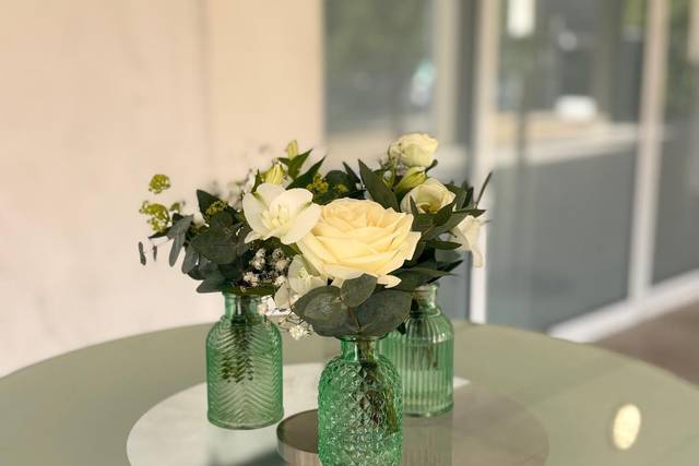 Centre de table floral blanc