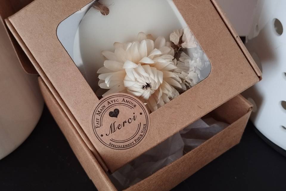 Suspension parfumée et fleurie