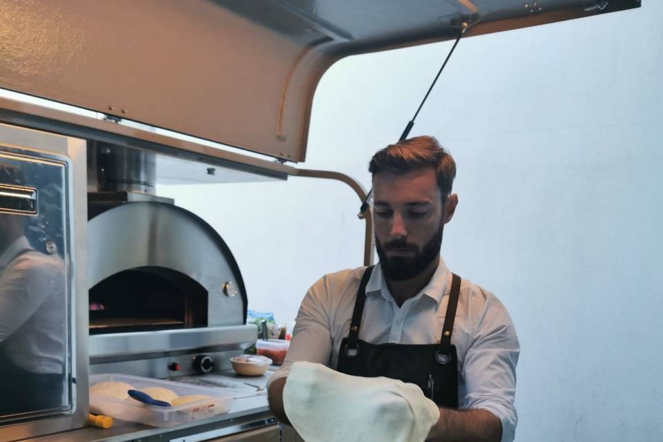 Pizzaïolo en action