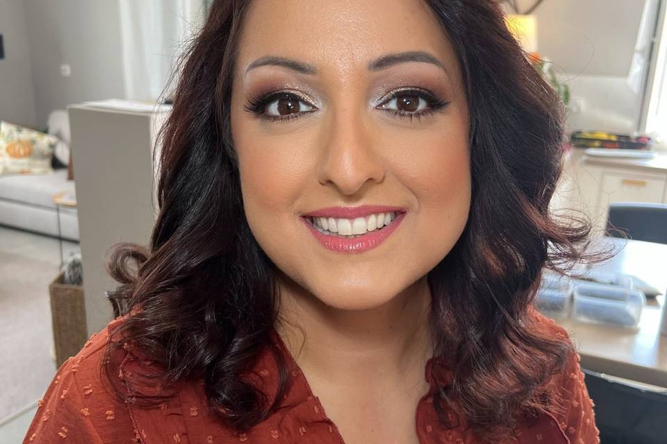 Maquillage coiffure invitée