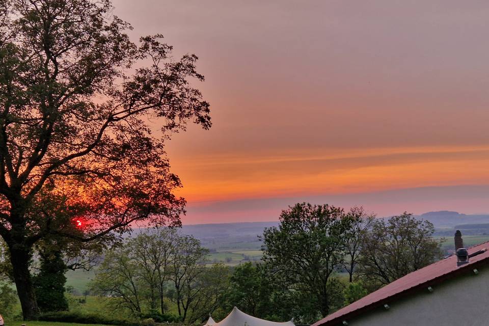 Coucher de soleil à la grange