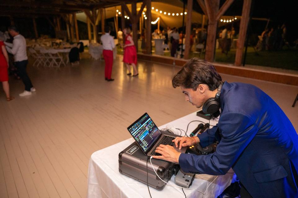 Poste de travail DJ