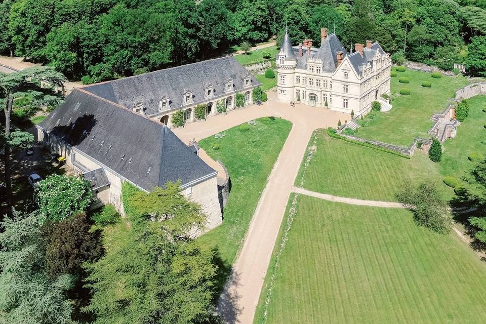 VUE CHATEAU ET PAVILLON