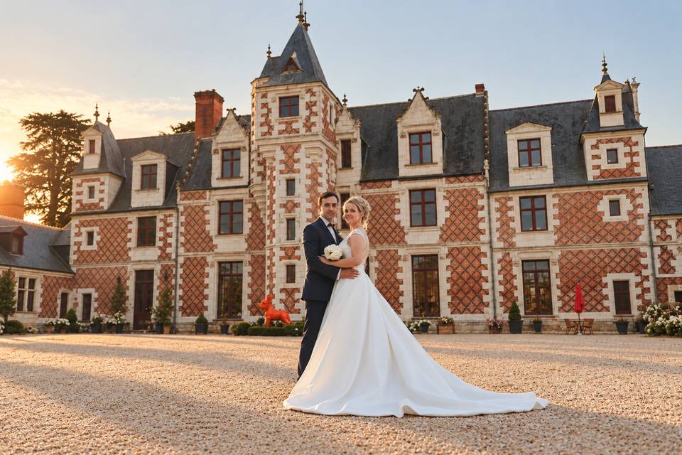 Mariés devant Château