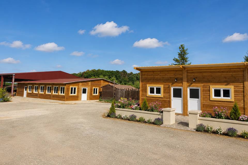 Extérieur salle + gite
