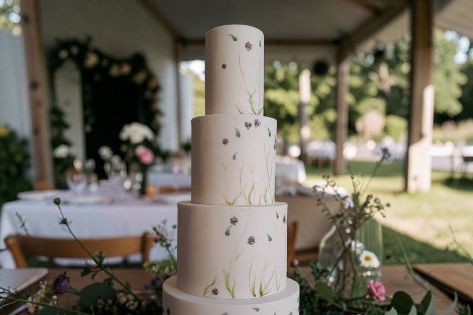 Painting wedding cake