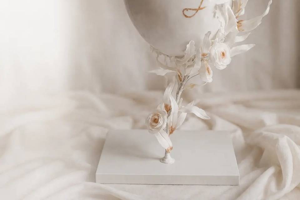 Gravity cake