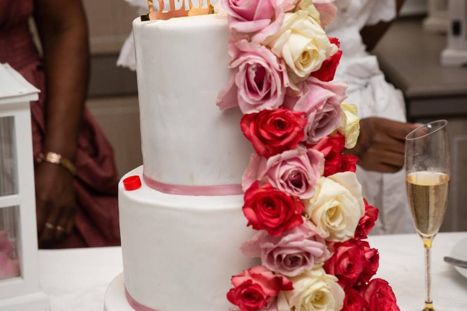 Wedding Cake roses