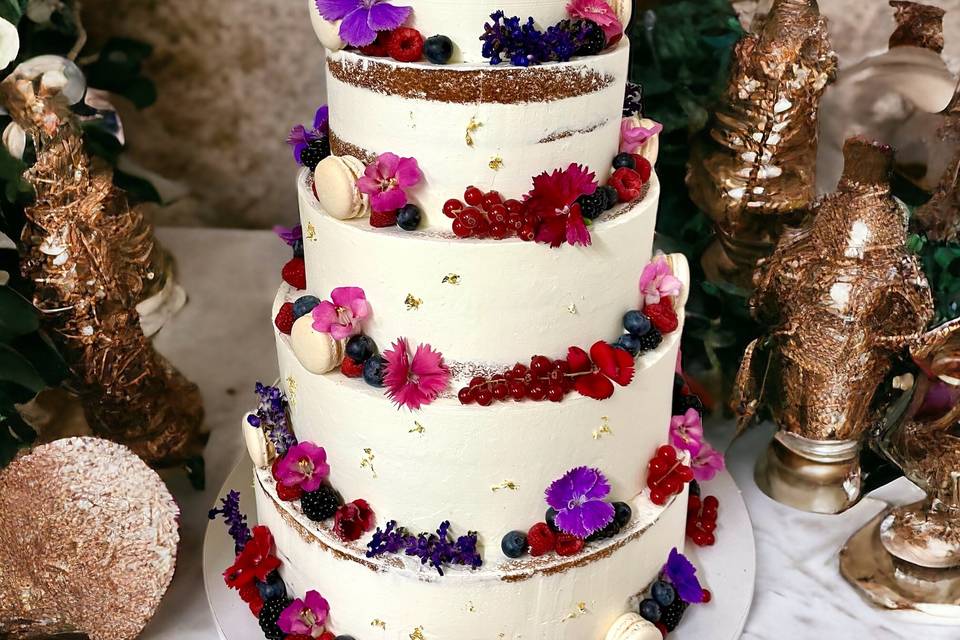 Naked cake fruits et fleurs
