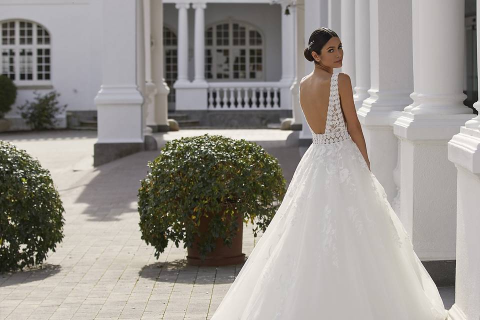 Pronovias - Elia