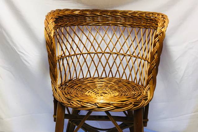 Décoration fauteuil rotin