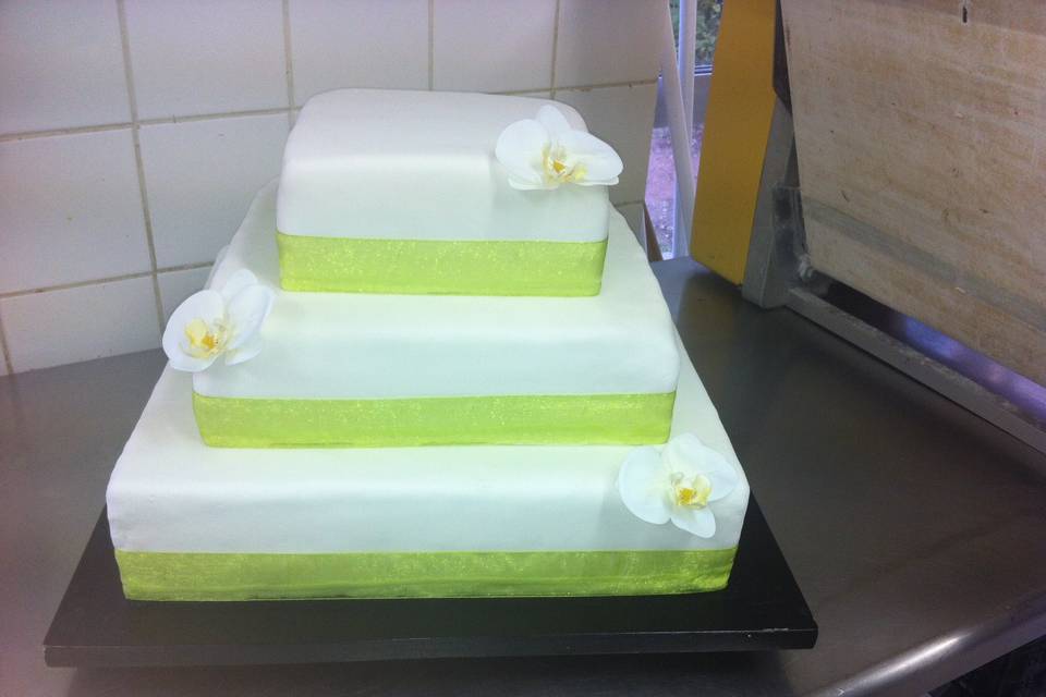 Wedding cake carré vert/blanc