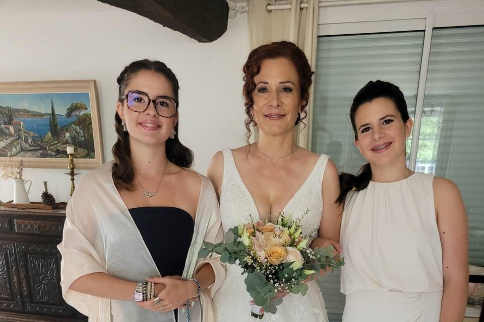 Mariée avec ses filles