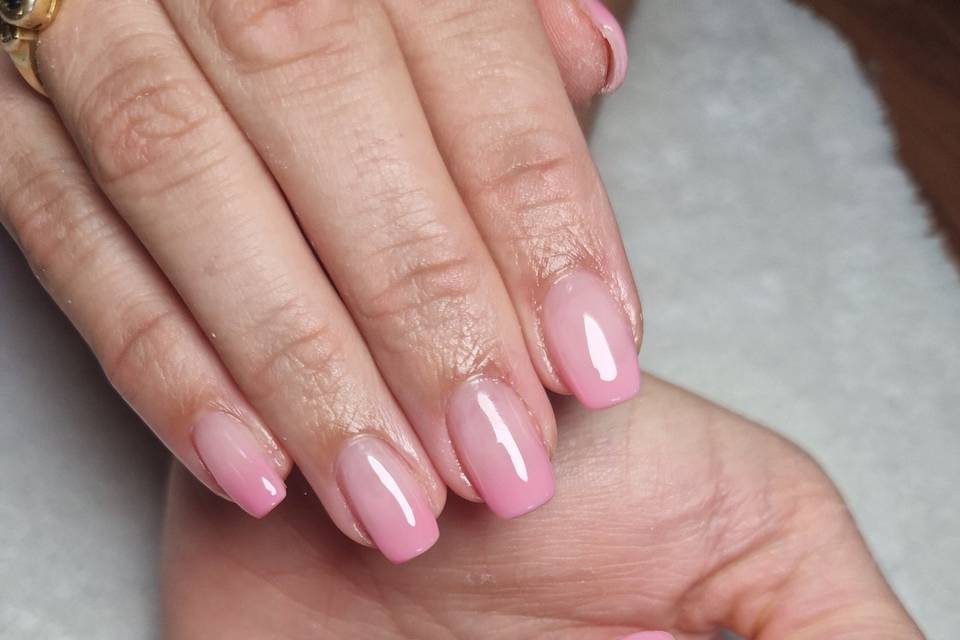 Ongles mariée