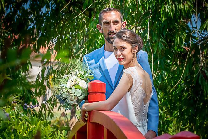 Photo de couple marié jardin