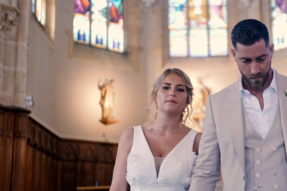 Sortie église couple