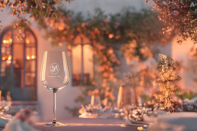 Verre avec monograme et date