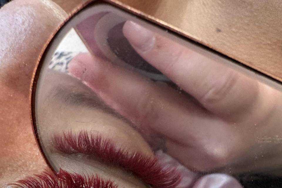 Pose cat eyes rouge