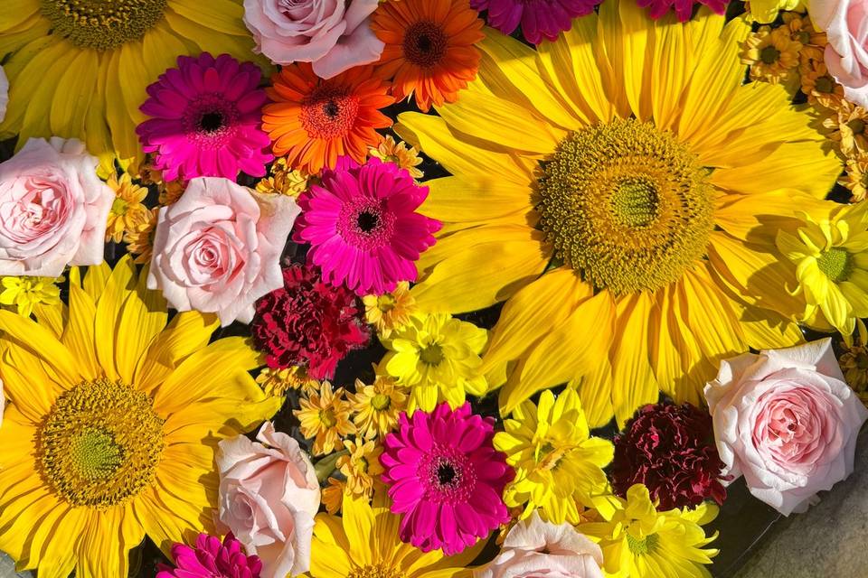 Décoration Bassine de fleurs
