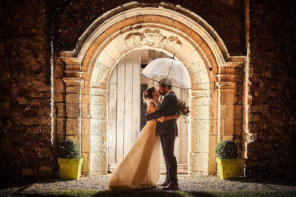 Photos de couple sous la pluie