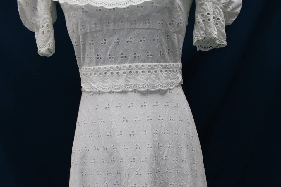 Robe de mariée broderie anglai