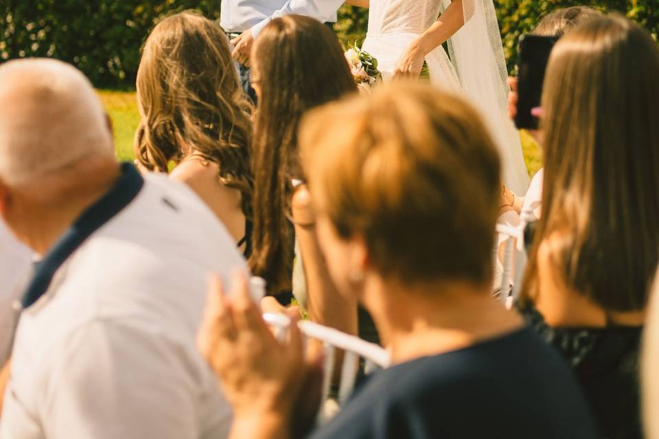Mariée accompagné par son père