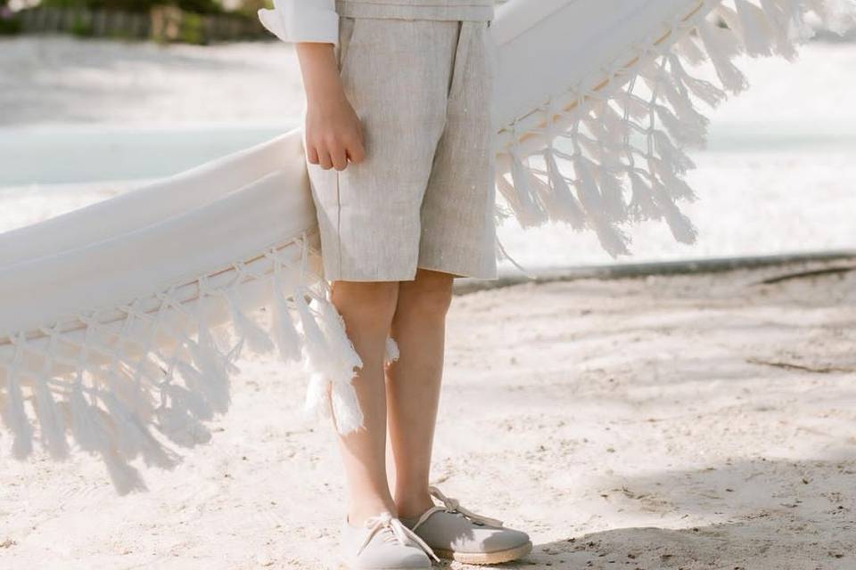 Garçon tenue de cérémonie