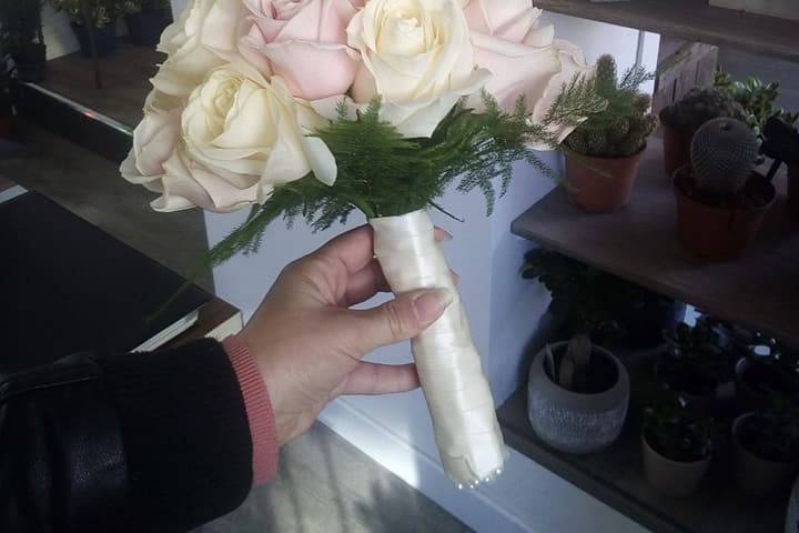 Petit bouquet simple de mariée