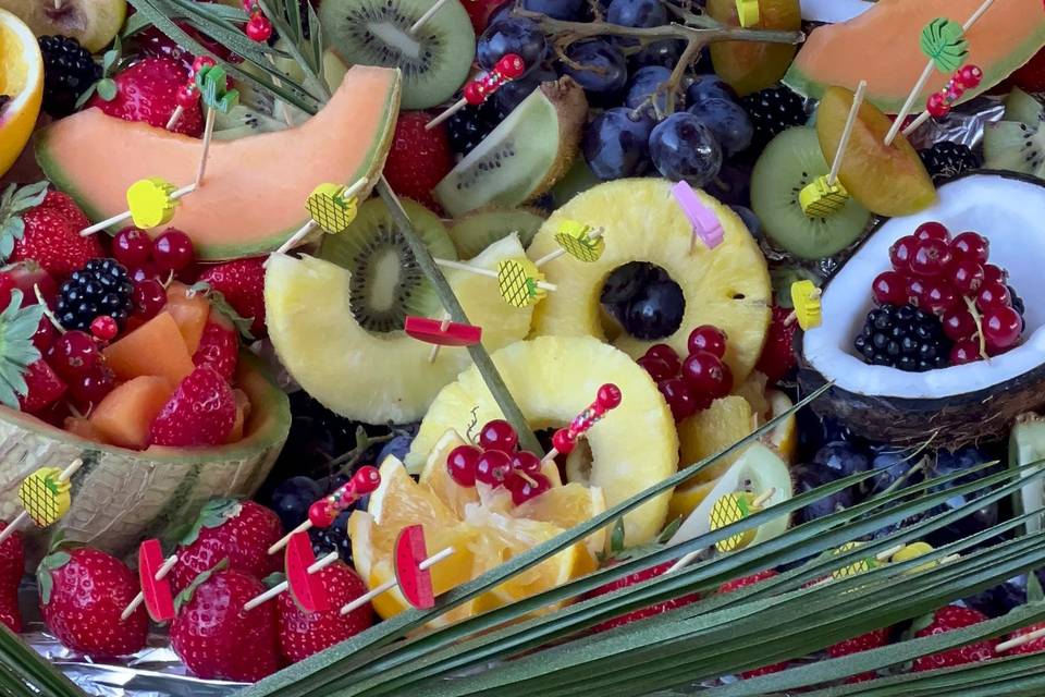Pièce montée de fruits