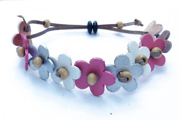 Bracelet cuir fleurs