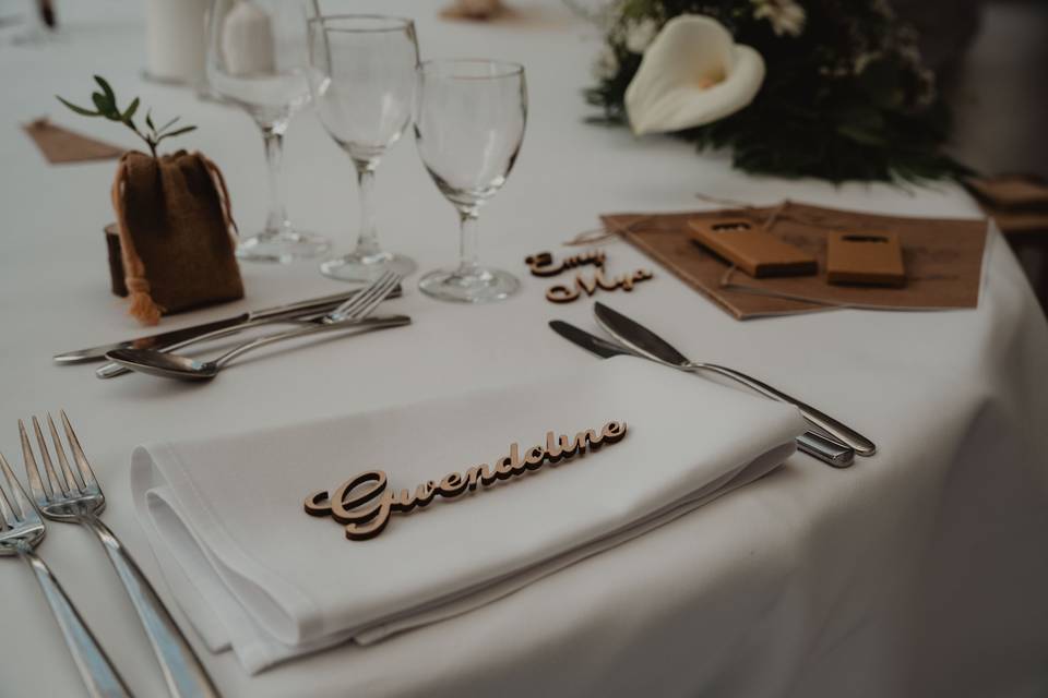 detail_marque_place_nom_bois