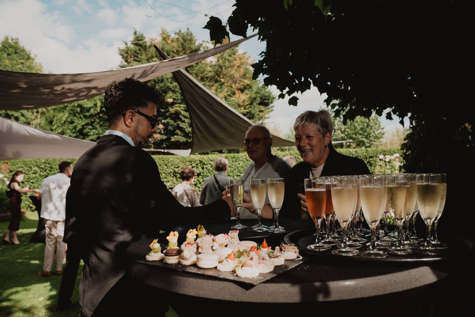 plateau_canapes_champagne_jardin