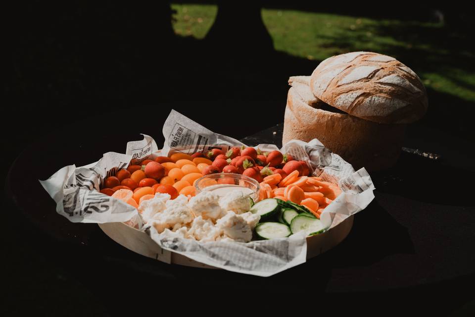 plateau_legumes_frais_pain