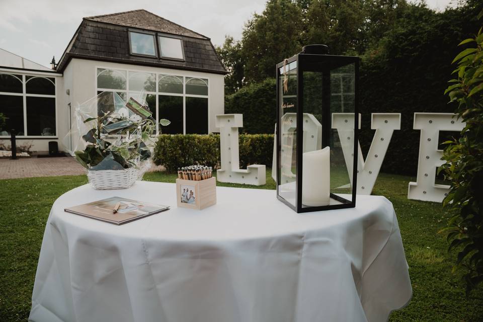 table_signature_decoration_lanterne