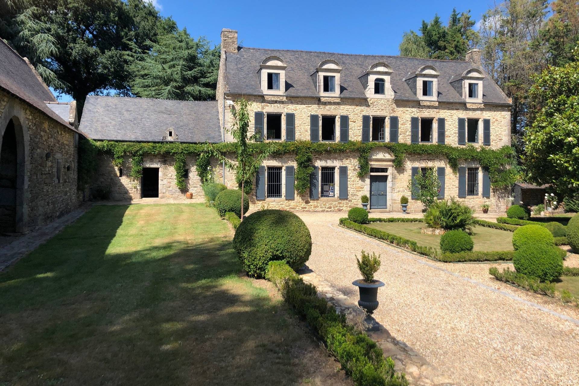 Manoir De Gouezac