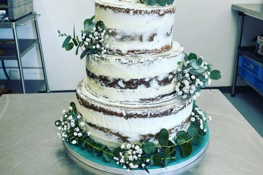 Naked cake eucalyptus