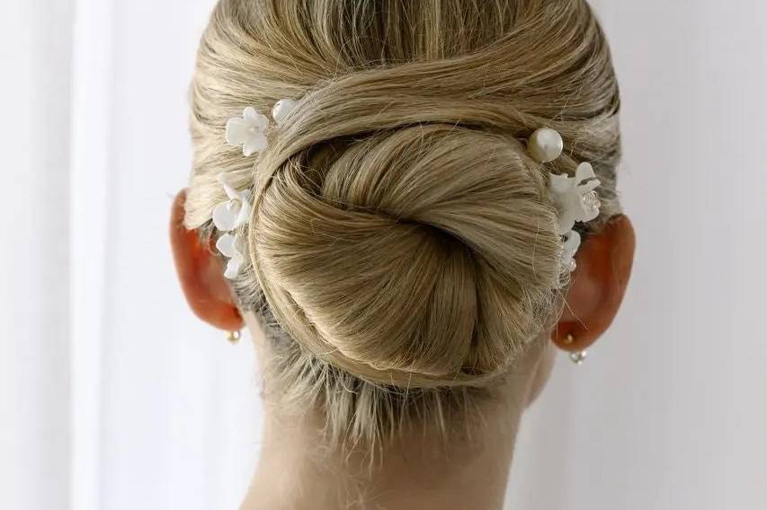 Épingle fleurs et perles