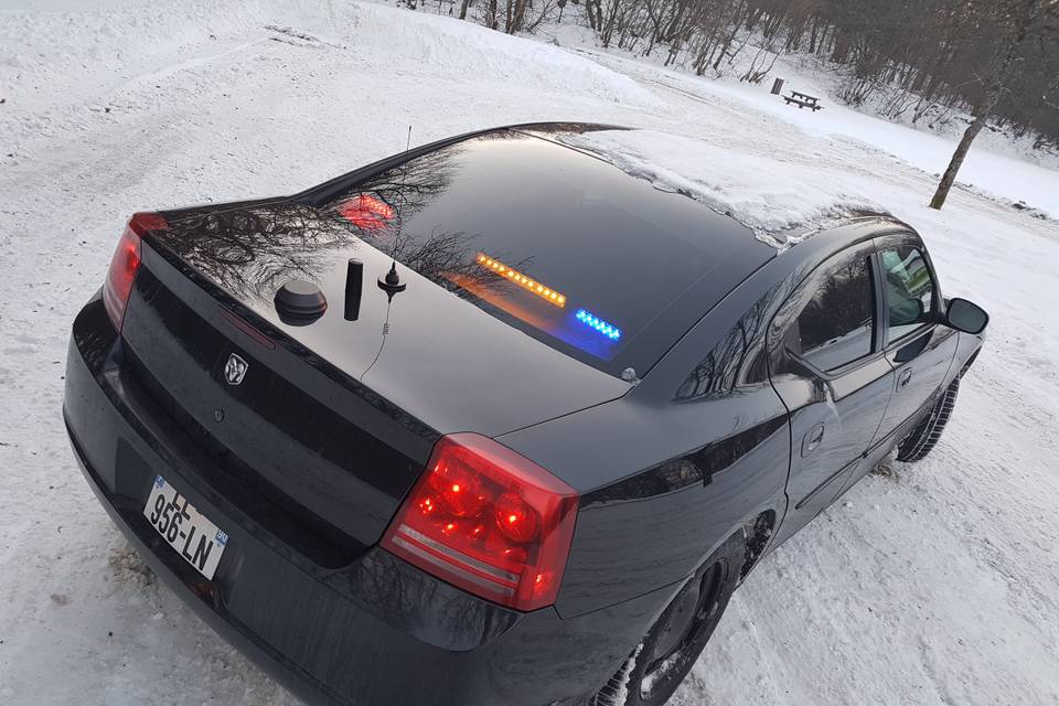 Dodge charger police av