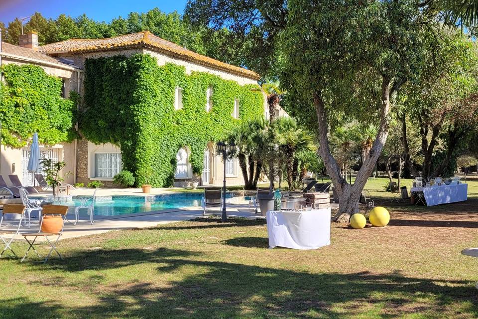 La piscine sans les barrières