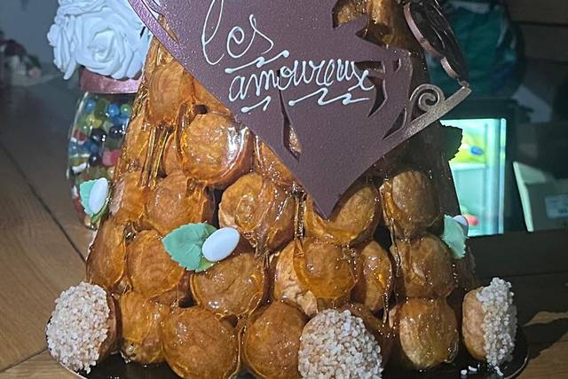 Pièce montée choux et décor
