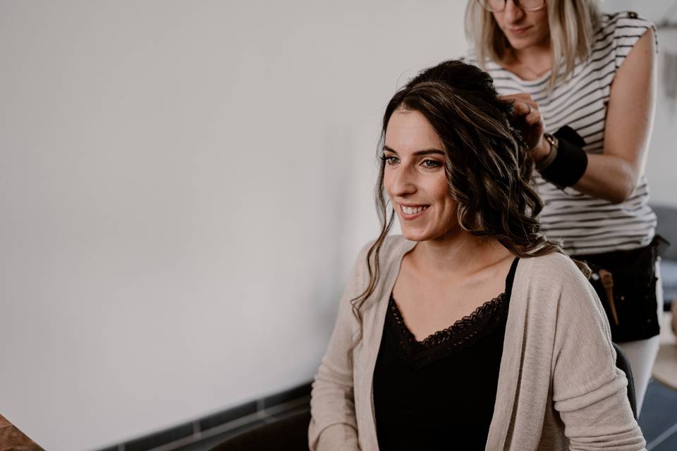 Préparation coiffure mariée