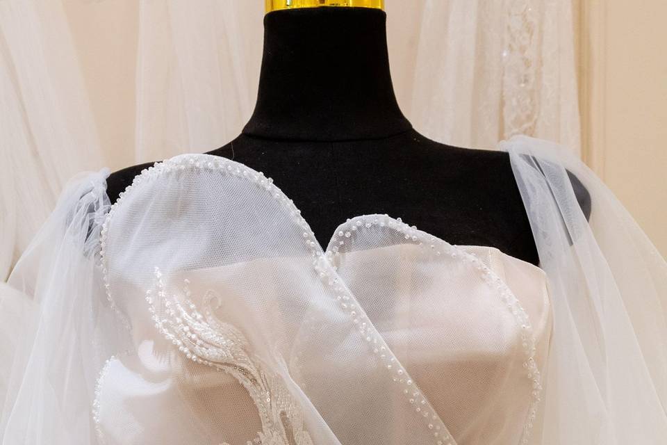 detail_bustier_tulle_perle_brode