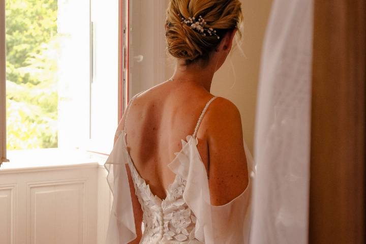Robe et coiffure