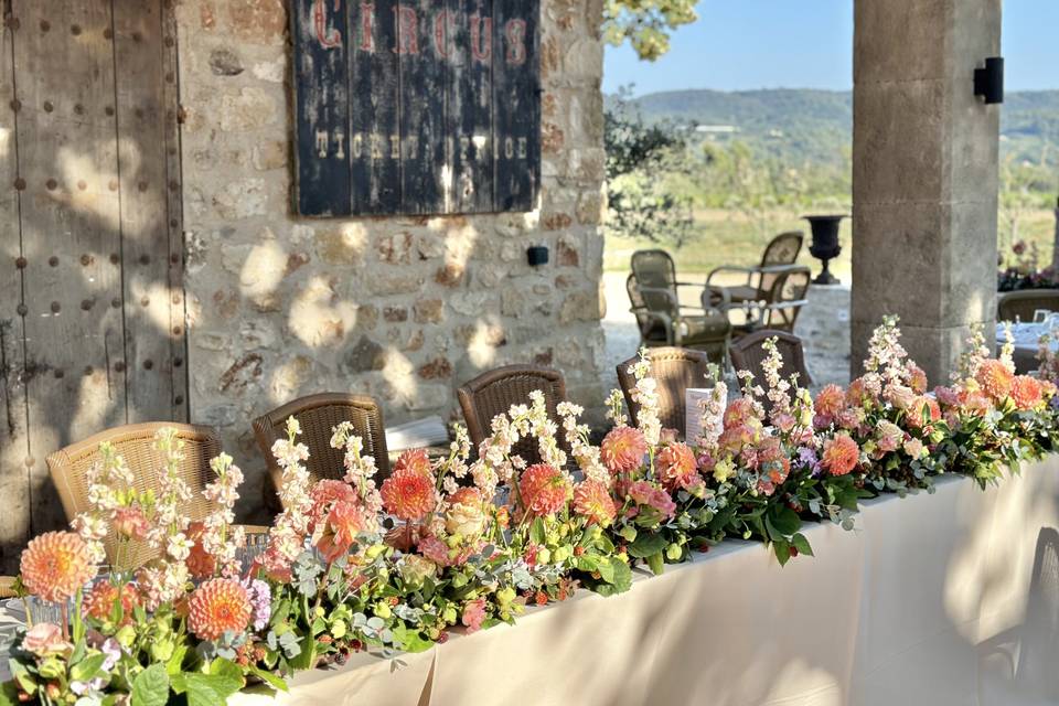 Dîner dans la cour