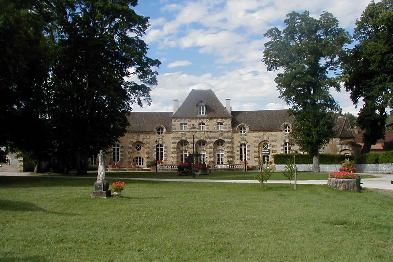 Château de Savigny les Beaune Vérifiez la disponibilité et les prix