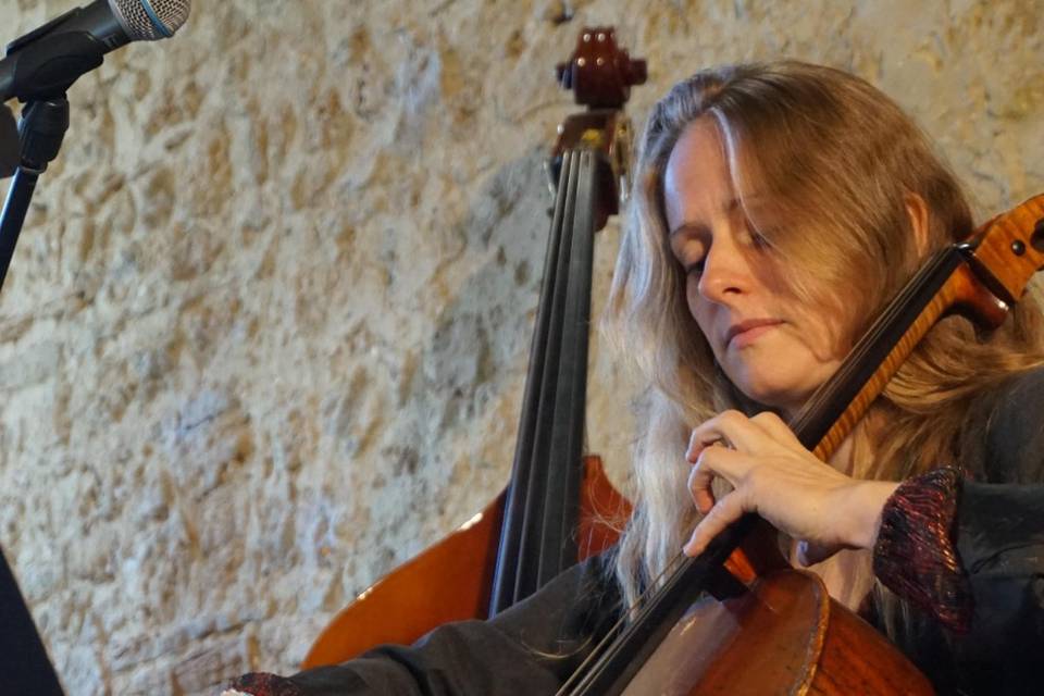 Julie au violoncelle