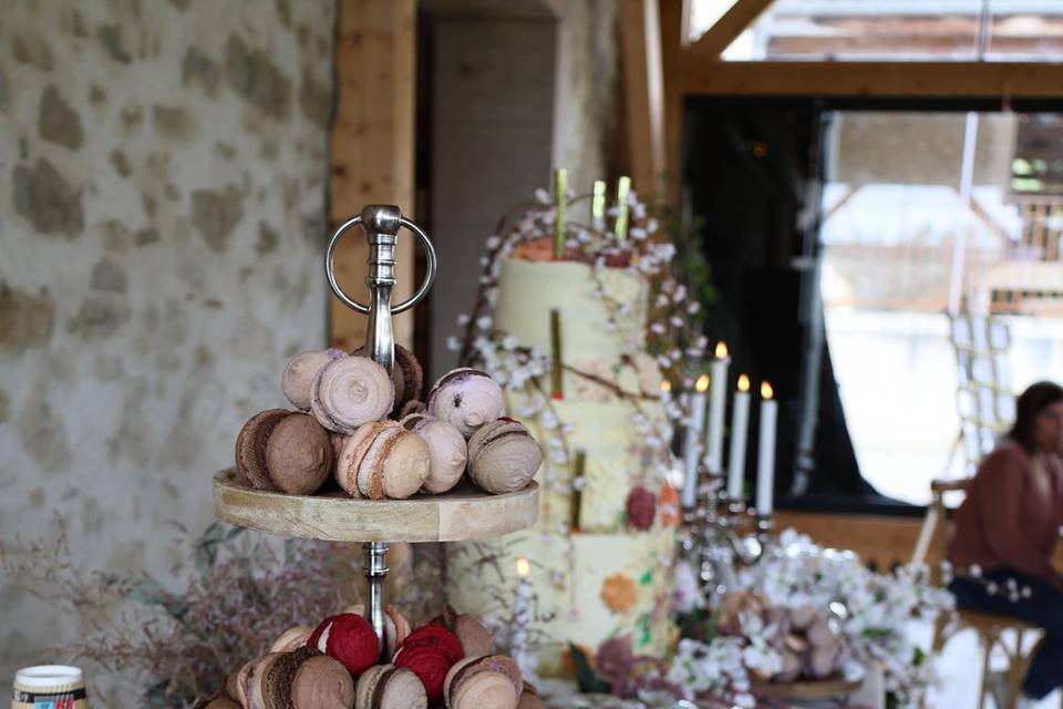 Gâteau de mariage et macarons