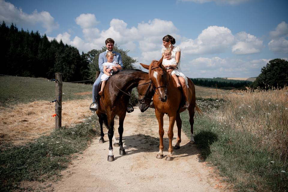 Mariés à cheval