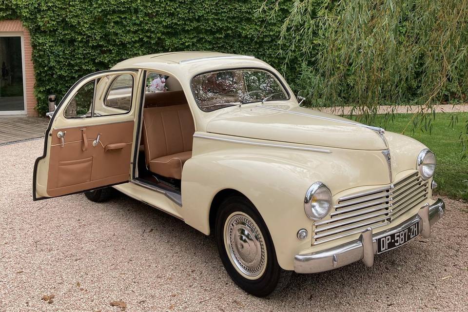 Peugeot 203