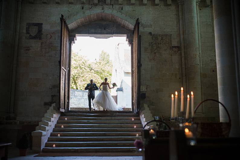 Entrée dans l' Eglise